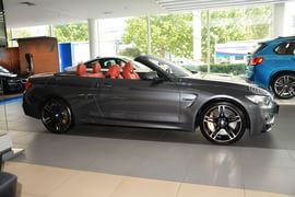 2014款宝马M4敞篷轿跑车