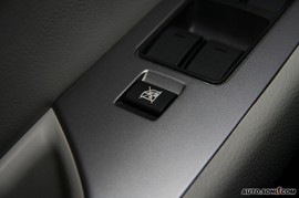 09款马自达睿翼2.0L手自一体豪华版