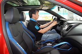 2015款现代Veloster飞思