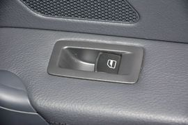 2015款大众途安1.4T自动豪华版5座