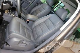 2015款大众途安1.4T自动豪华版5座