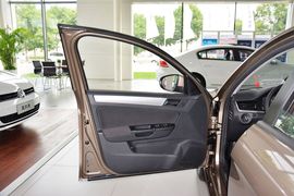 2014款大众宝来1.6L手动时尚型