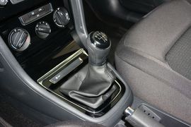 2014款大众宝来1.6L手动时尚型