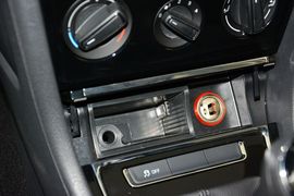 2014款大众宝来1.6L手动时尚型