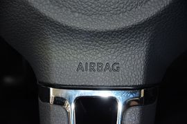 2014款大众宝来1.6L手动时尚型
