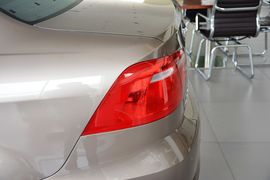2014款大众宝来1.6L手动时尚型