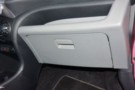 2013款铃木奥拓1.0L手动舒适型