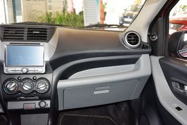 2013款铃木奥拓1.0L手动舒适型