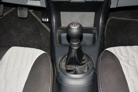 2013款铃木奥拓1.0L手动舒适型