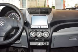 2013款铃木奥拓1.0L手动舒适型