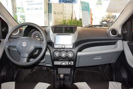 2013款铃木奥拓1.0L手动舒适型