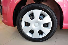 2013款铃木奥拓1.0L手动舒适型