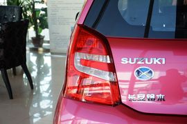 2013款铃木奥拓1.0L手动舒适型