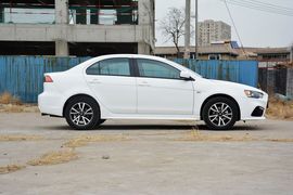 2015款三菱翼神1.8L