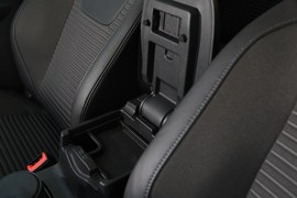 2015款全新换代三厢福克斯1.0T手动版实拍