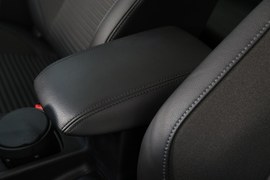 2015款全新换代三厢福克斯1.0T手动版实拍