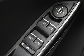 2015款全新换代三厢福克斯1.0T手动版实拍