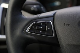 2015款全新换代三厢福克斯1.0T手动版实拍