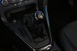 2015款全新换代三厢福克斯1.0T手动版实拍