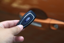 2015款全新换代两厢福克斯1.5T自动版实拍