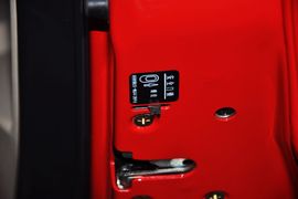 2013款奇瑞风云2两厢1.5L手动锐意版