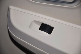 2013款奇瑞风云2两厢1.5L手动锐意版