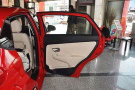 2013款奇瑞风云2两厢1.5L手动锐意版