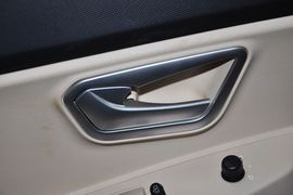 2013款奇瑞风云2两厢1.5L手动锐意版