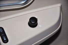 2013款奇瑞风云2两厢1.5L手动锐意版