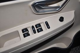 2013款奇瑞风云2两厢1.5L手动锐意版