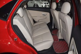 2013款奇瑞风云2两厢1.5L手动锐意版