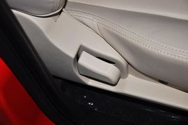 2013款奇瑞风云2两厢1.5L手动锐意版