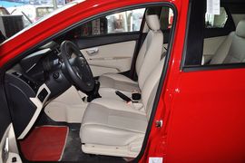 2013款奇瑞风云2两厢1.5L手动锐意版