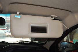 2013款奇瑞风云2两厢1.5L手动锐意版