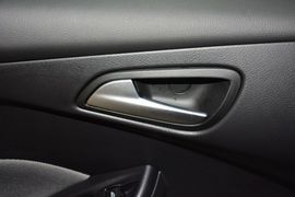 2012款福特福克斯两厢1.6L手动舒适型