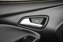 2012款福特福克斯两厢1.6L手动舒适型