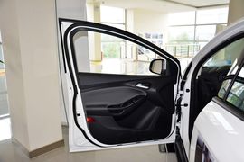 2012款福特福克斯两厢1.6L手动舒适型