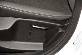 2012款福特福克斯两厢1.6L手动舒适型