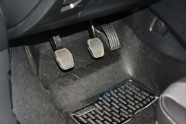 2012款福特福克斯两厢1.6L手动舒适型