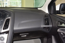2012款福特福克斯两厢1.6L手动舒适型