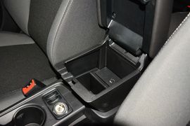 2012款福特福克斯两厢1.6L手动舒适型