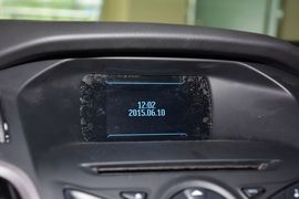 2012款福特福克斯两厢1.6L手动舒适型