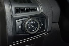 2012款福特福克斯两厢1.6L手动舒适型