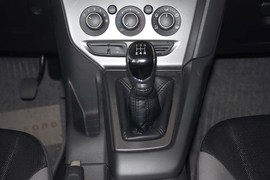 2012款福特福克斯两厢1.6L手动舒适型