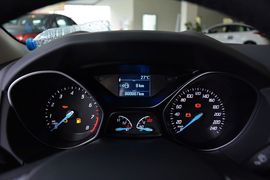 2012款福特福克斯两厢1.6L手动舒适型