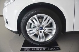 2012款福特福克斯两厢1.6L手动舒适型