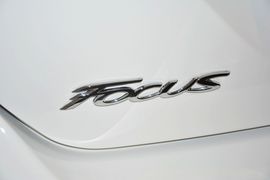 2012款福特福克斯两厢1.6L手动舒适型