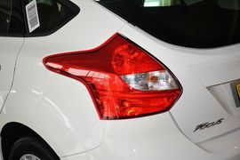 2012款福特福克斯两厢1.6L手动舒适型
