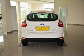 2012款福特福克斯两厢1.6L手动舒适型