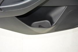 2012款福特福克斯三厢1.6L手动风尚型